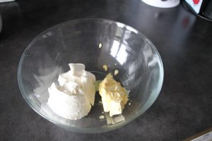 beurre mascarpone gravity cake