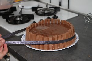 ruban gravity cake kit kat