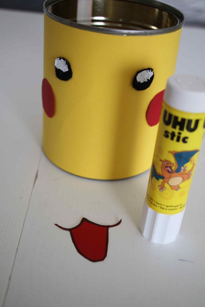 DIY pot à crayon Pokémon UHU