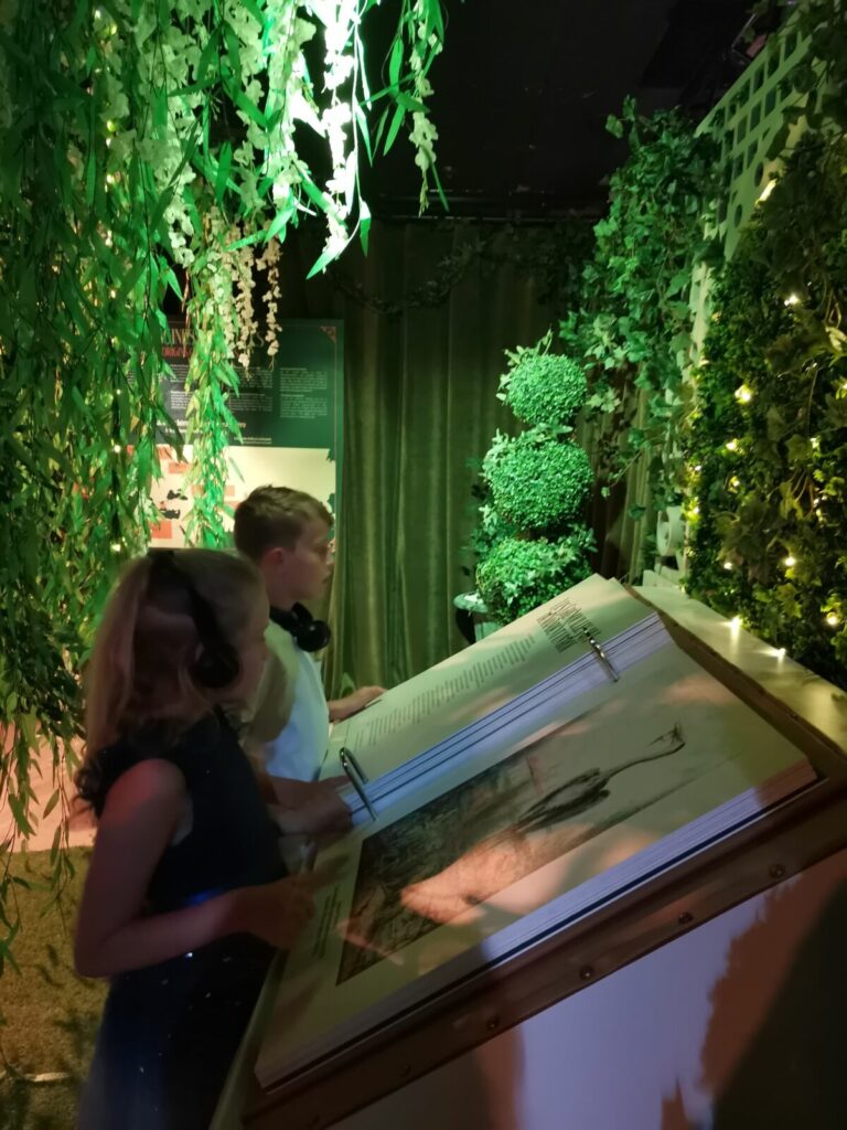 cité immersive des fables paris