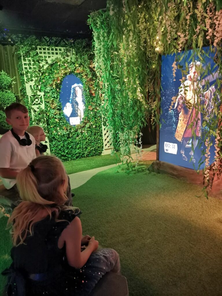 cité immersive des fables paris