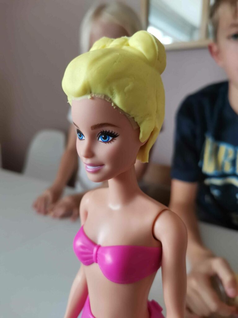 play-doh barbie pâte à modeler