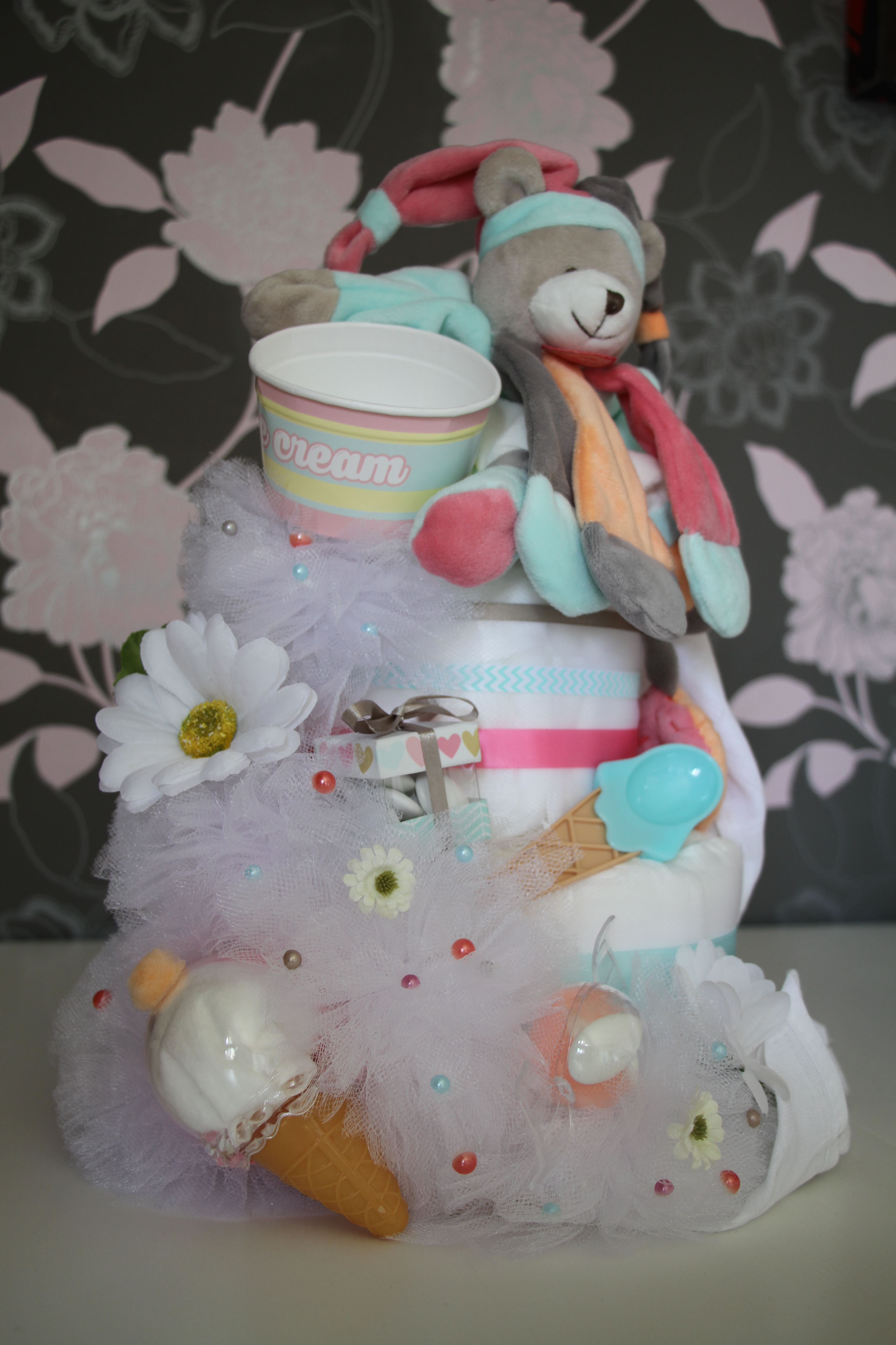 gâteau de couches francoise vermorel diaper cakes gender reveal party baby shower
